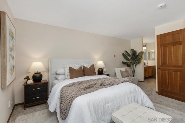 8840 Villa La Jolla Dr 203, La Jolla, CA 92037