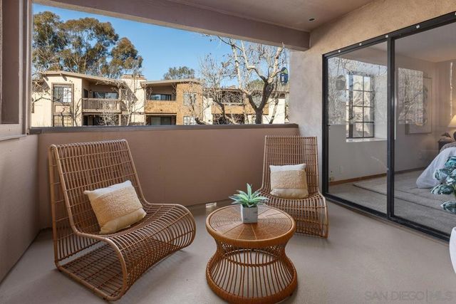 8840 Villa La Jolla Dr 203, La Jolla, CA 92037