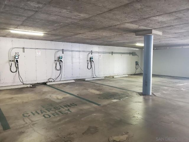 8840 Villa La Jolla Dr 203, La Jolla, CA 92037