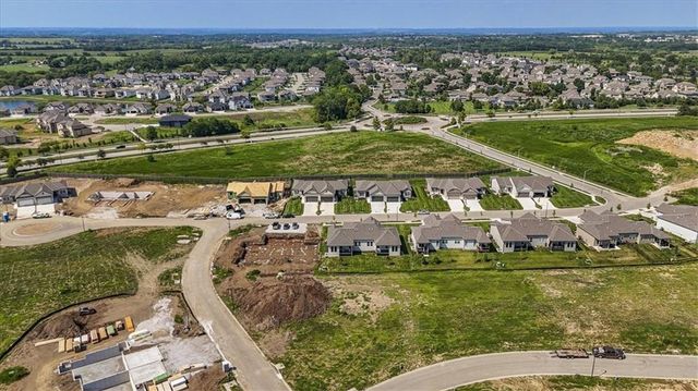 25029 W 94th Terrace, Lenexa, KS 66227