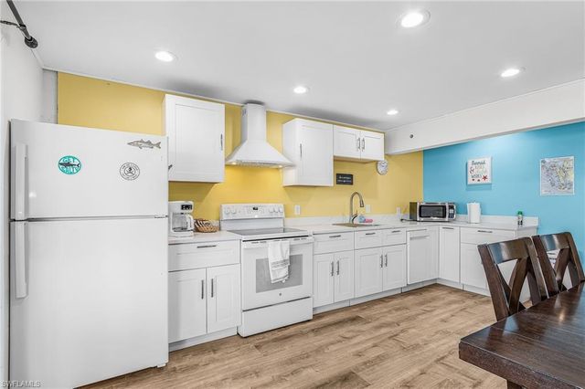 12277 Boat Shell DR, Matlacha Isles, FL 33991