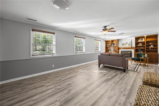 12 Buchanan Road, Pittsford, NY 14534