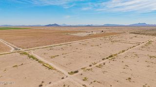 8303 S 536th Avenue 133 & 135, Tonopah, AZ 85354