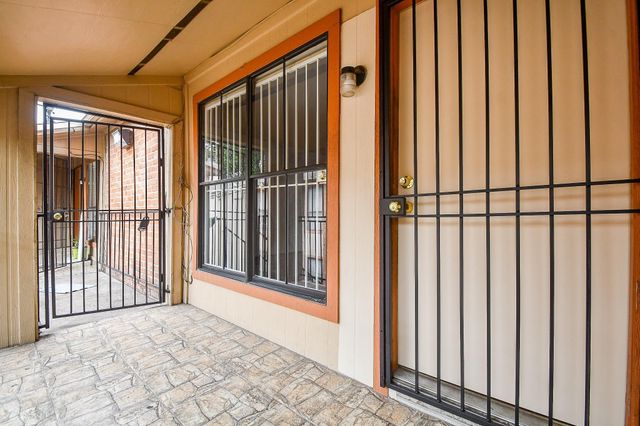 10100 S Gessner Road 308, Houston, TX 77071