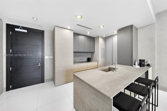 200 Biscayne Boulevard Way 5010, Miami, FL 33131