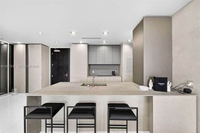 200 Biscayne Boulevard Way 5010, Miami, FL 33131