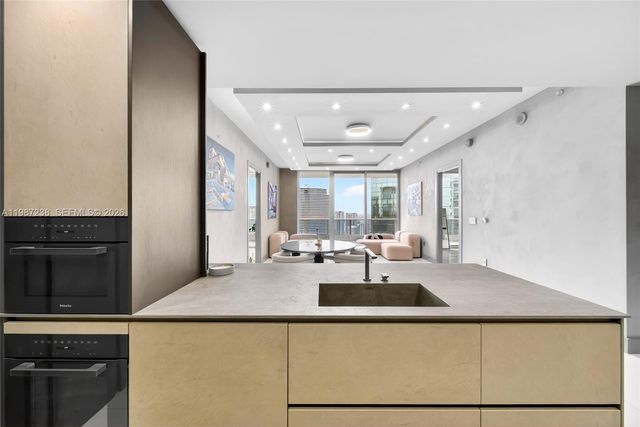 200 Biscayne Boulevard Way 5010, Miami, FL 33131