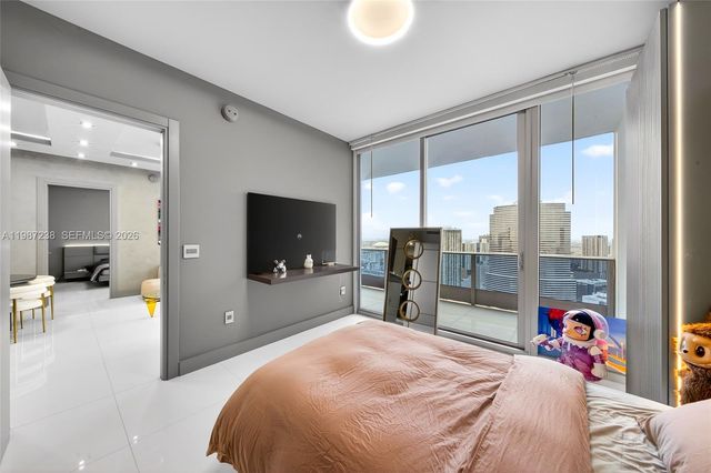 200 Biscayne Boulevard Way 5010, Miami, FL 33131