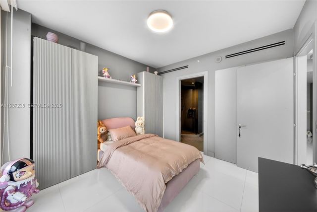 200 Biscayne Boulevard Way 5010, Miami, FL 33131