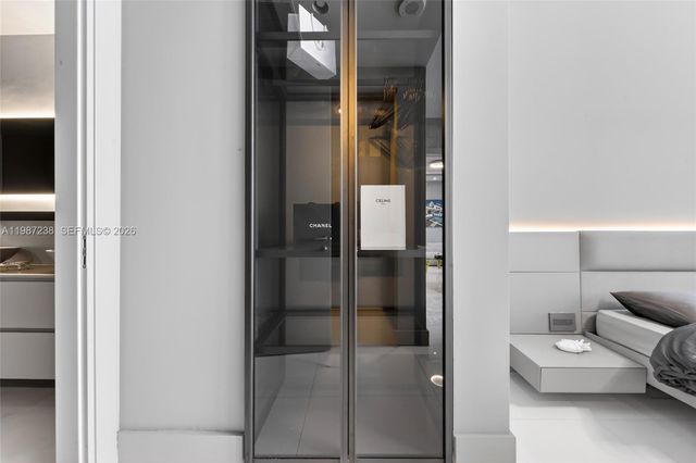 200 Biscayne Boulevard Way 5010, Miami, FL 33131