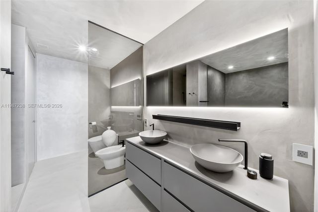 200 Biscayne Boulevard Way 5010, Miami, FL 33131