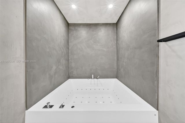 200 Biscayne Boulevard Way 5010, Miami, FL 33131