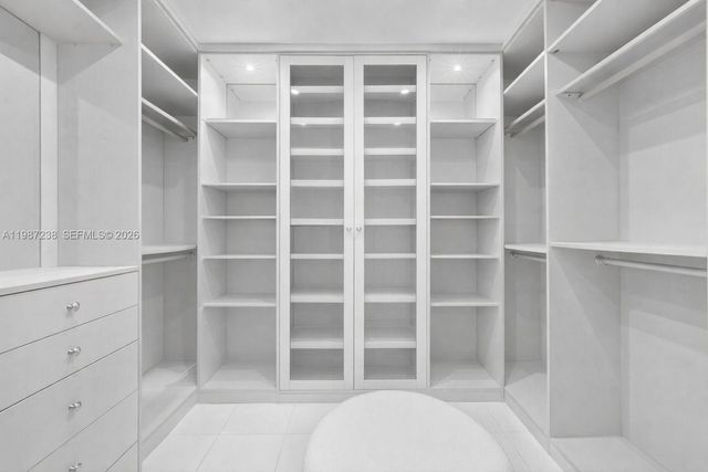 200 Biscayne Boulevard Way 5010, Miami, FL 33131