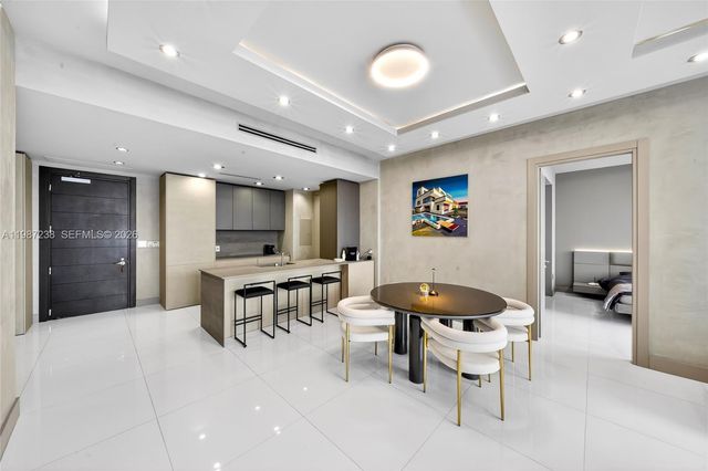 200 Biscayne Boulevard Way 5010, Miami, FL 33131