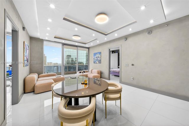 200 Biscayne Boulevard Way 5010, Miami, FL 33131