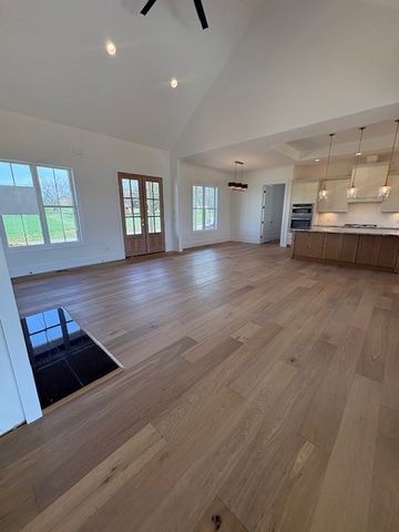 2622 Deer Creek Ln, White House, TN 37188