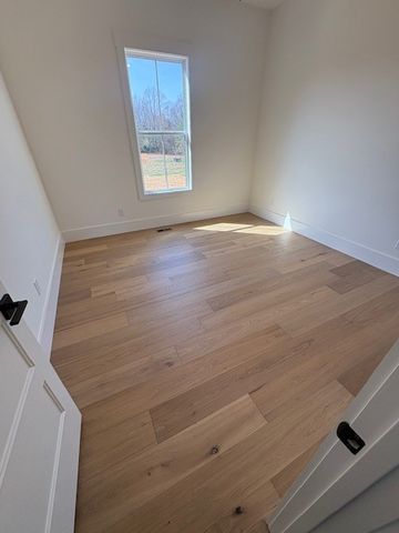 2622 Deer Creek Ln, White House, TN 37188