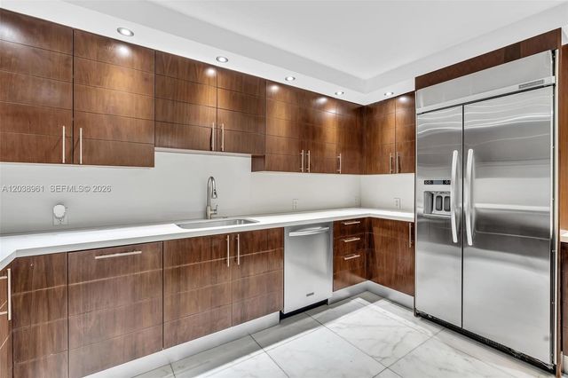 2 Grove Isle Drive B205, Miami, FL 33133