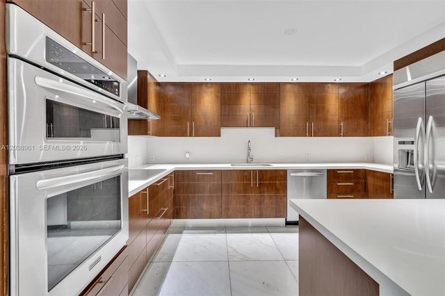 2 Grove Isle Drive B205, Miami, FL 33133