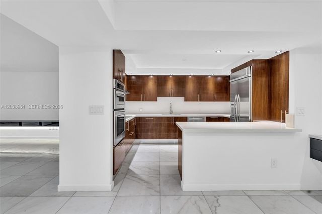 2 Grove Isle Drive B205, Miami, FL 33133