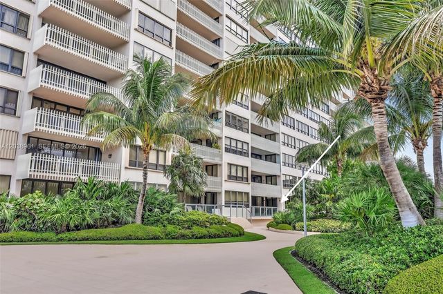 2 Grove Isle Drive B205, Miami, FL 33133