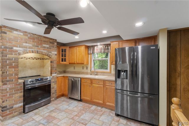 5497 Fortuna Parkway, Clay, NY 13041