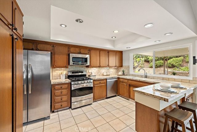 809 Puma Canyon, Glendora, CA 91740