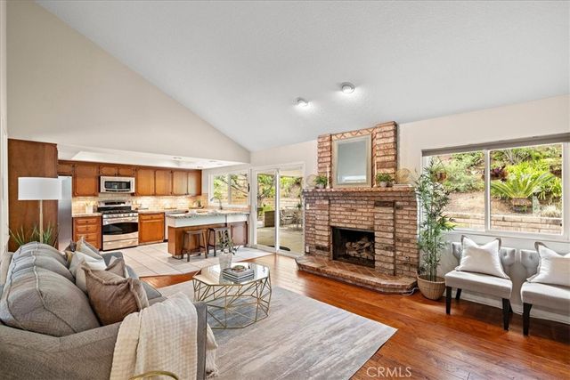 809 Puma Canyon, Glendora, CA 91740