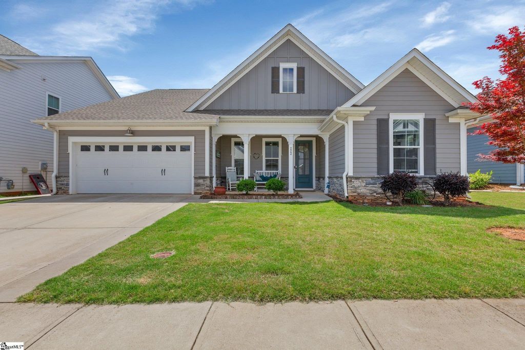 222 Durness Drive, Simpsonville, SC 29681
