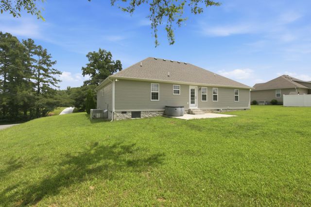 95 Luttrell Dr, Winchester, TN 37398