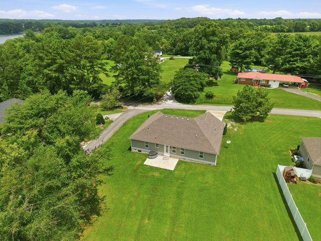 95 Luttrell Dr, Winchester, TN 37398