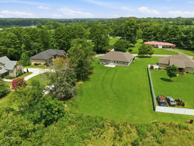 95 Luttrell Dr, Winchester, TN 37398
