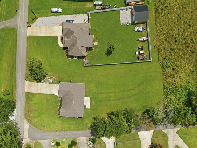 95 Luttrell Dr, Winchester, TN 37398