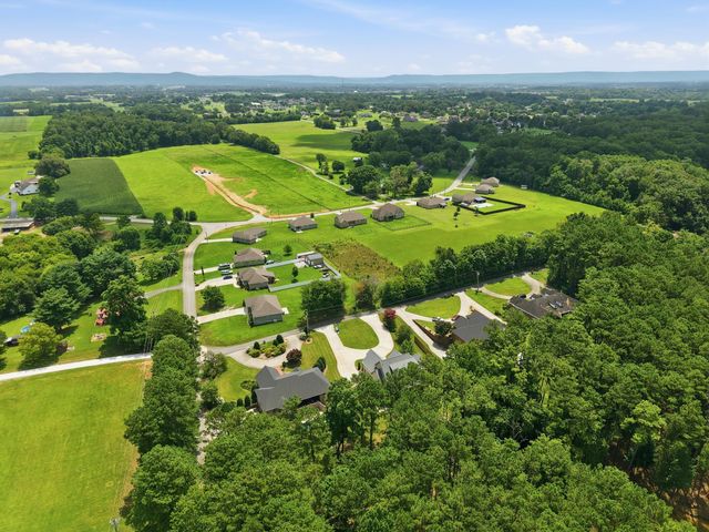 95 Luttrell Dr, Winchester, TN 37398