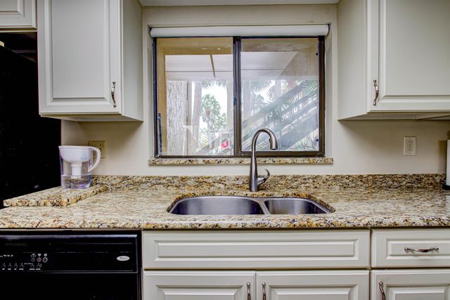 64 Village Del Prado Cir, St Augustine, FL 32080