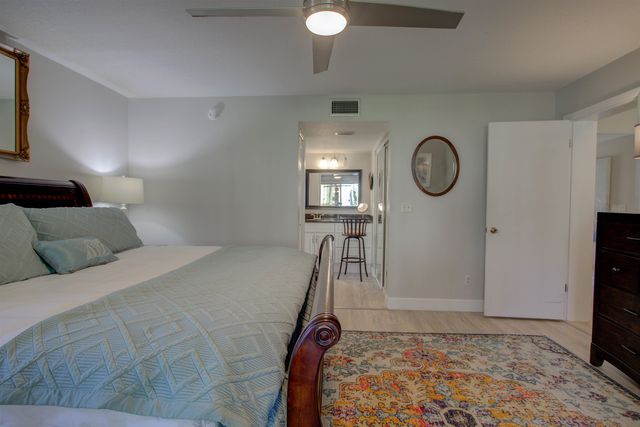 64 Village Del Prado Cir, St Augustine, FL 32080