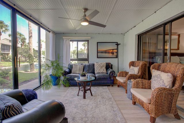 64 Village Del Prado Cir, St Augustine, FL 32080