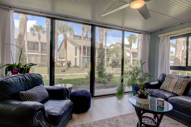 64 Village Del Prado Cir, St Augustine, FL 32080