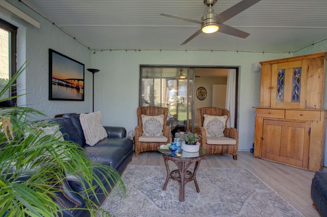 64 Village Del Prado Cir, St Augustine, FL 32080