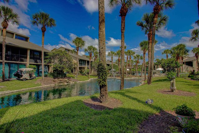 64 Village Del Prado Cir, St Augustine, FL 32080