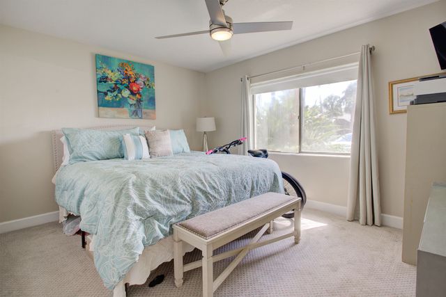 64 Village Del Prado Cir, St Augustine, FL 32080