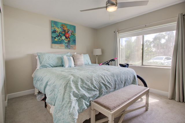 64 Village Del Prado Cir, St Augustine, FL 32080
