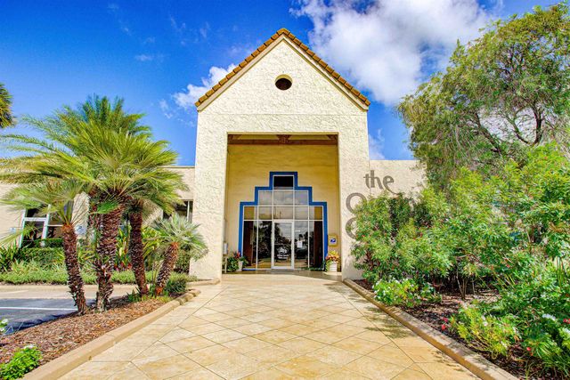 64 Village Del Prado Cir, St Augustine, FL 32080