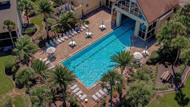 64 Village Del Prado Cir, St Augustine, FL 32080