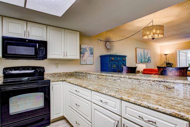 64 Village Del Prado Cir, St Augustine, FL 32080