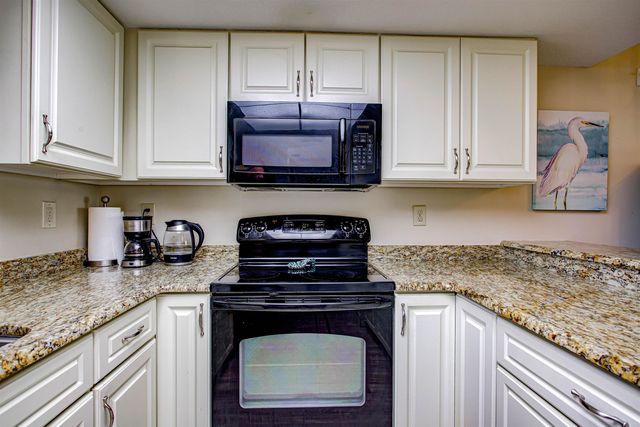 64 Village Del Prado Cir, St Augustine, FL 32080