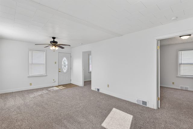 4703 SW 2nd Street, Des Moines, IA 50315