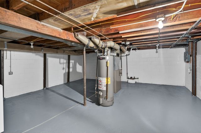 4703 SW 2nd Street, Des Moines, IA 50315