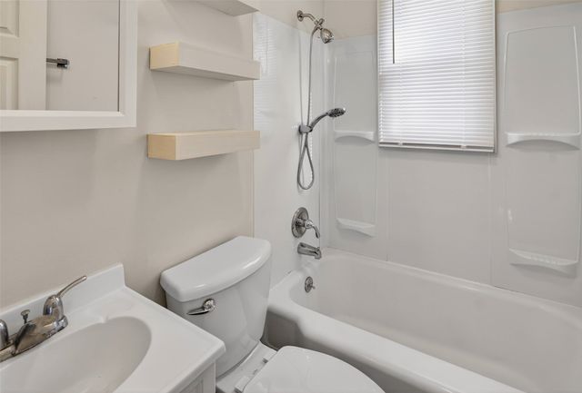 4703 SW 2nd Street, Des Moines, IA 50315