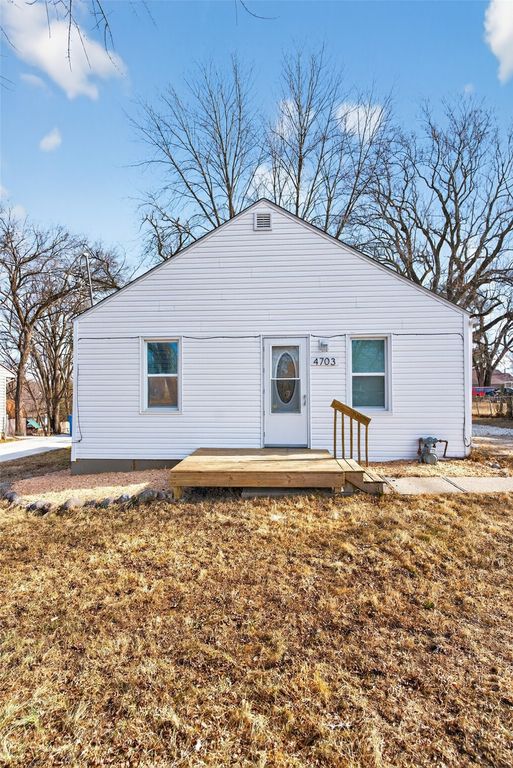 4703 SW 2nd Street, Des Moines, IA 50315